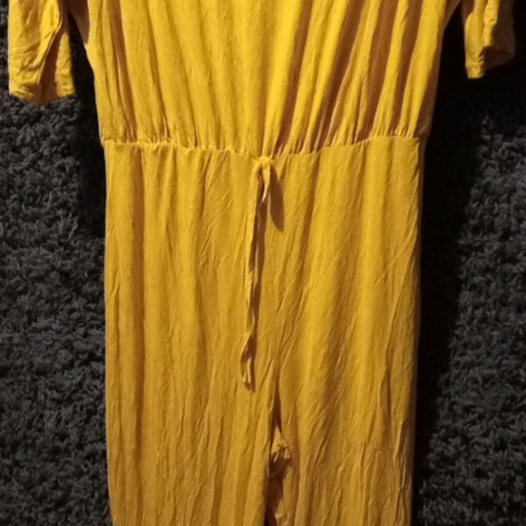 MUSTARD colored jumpsuit - Picture 5 of 7